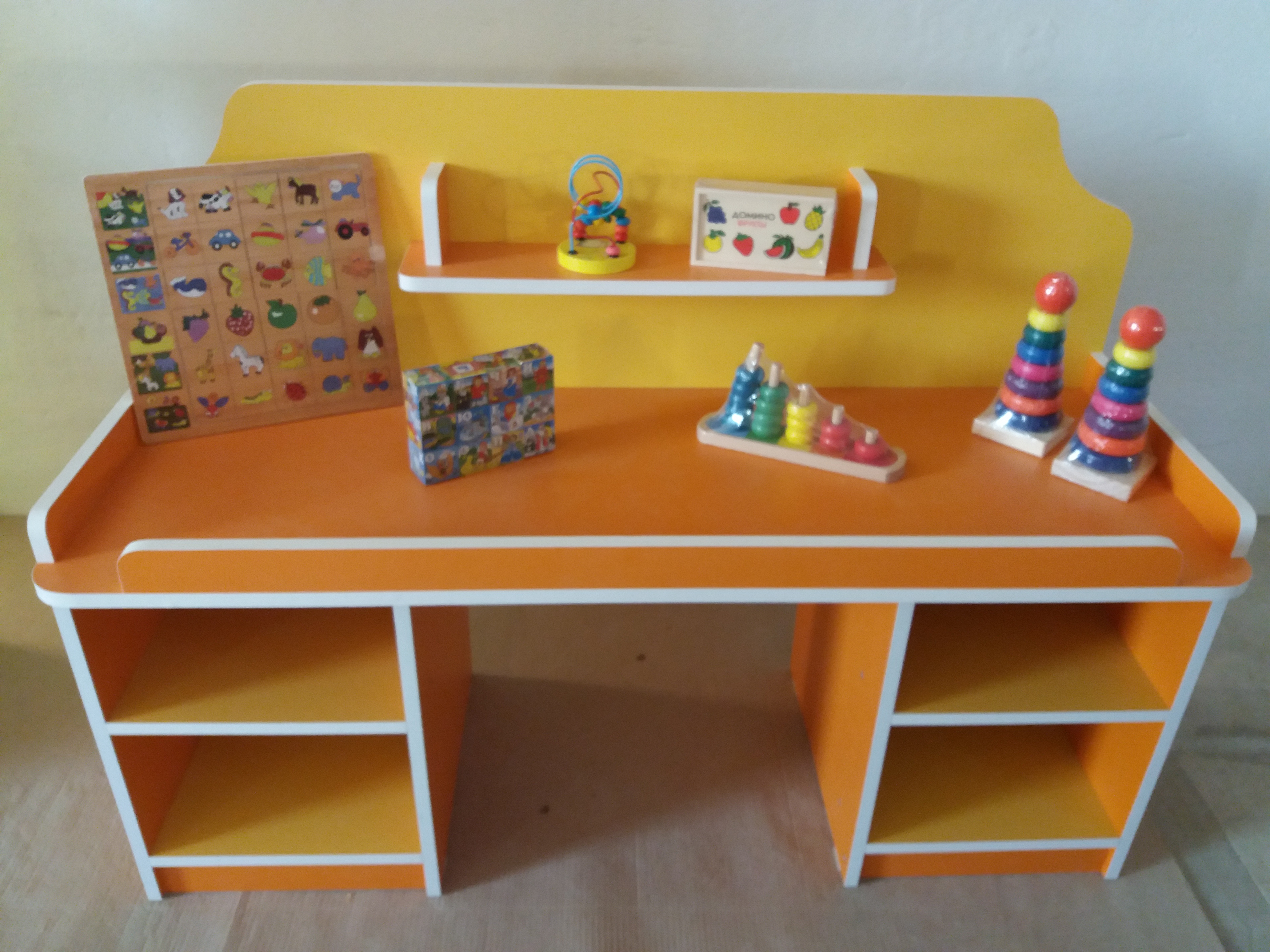 Столы для садика. Дидактический стол. Дидактический стол для детского сада. Столики для детского сада. Столы детские для детского сада.